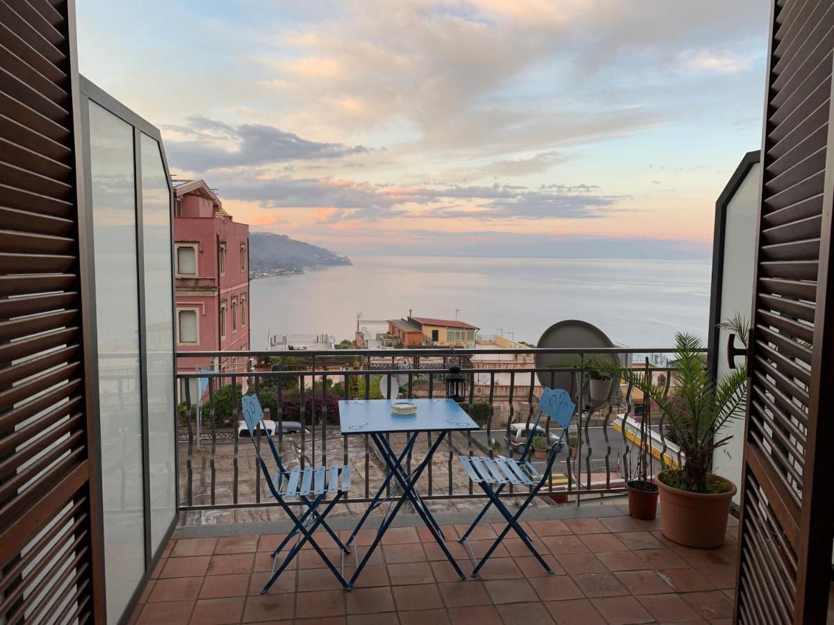 "Sea-See" Studio Taormina Center - Bellissima Vista Mare - Corner Kitchen Kültér fotó